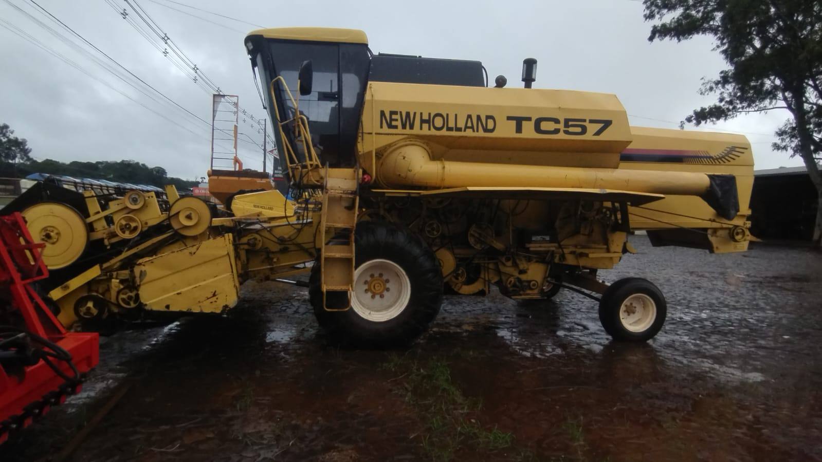 NEW HOLLAND TC 57